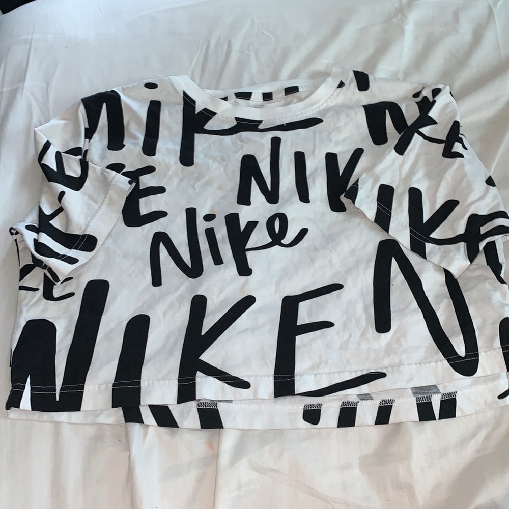 🌵Nike Cropped Tee